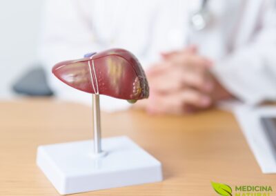 O diagnóstico de gordura no fígado e de esteatose hepática costuma envolver avaliação clínica, exames laboratoriais e métodos de imagem, como o ultrassom. Em alguns casos, outros exames complementares são necessários para verificar inflamação, fibrose ou progressão da gordura no fígado, permitindo uma análise mais precisa do estado de saúde hepática do paciente.